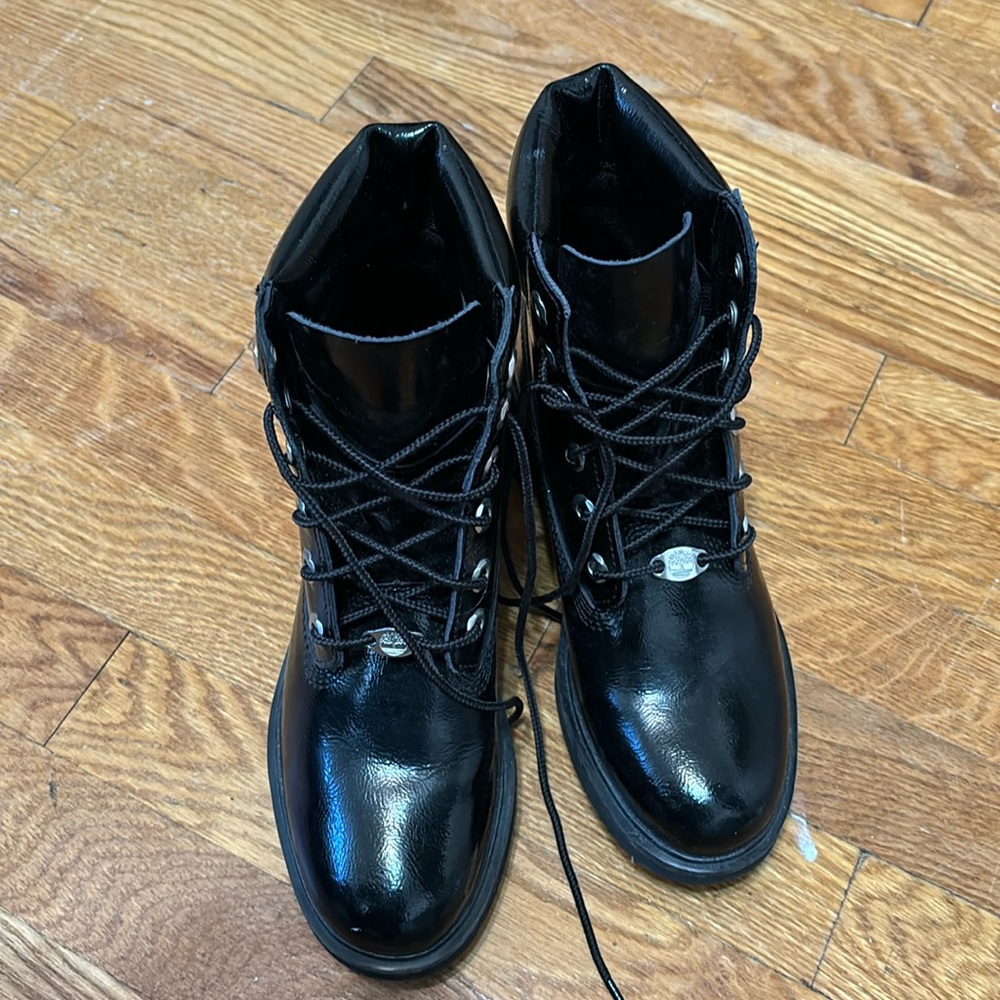 Timberland Kinsley Patent Leather Boots Size 6